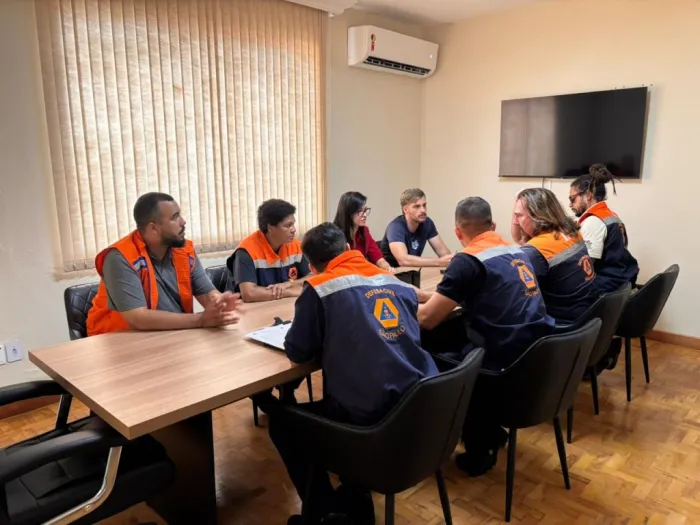 Os engenheiros da Defesa Civil estadual atuam em apoio às Defesas Civis municipais