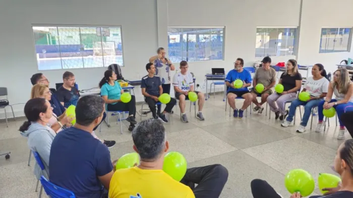 A iniciativa está em consonância com a Lei de Diretrizes e Bases da Educação Nacional (LDB), que prevê a formação continuada como parte essencial da valorização docente