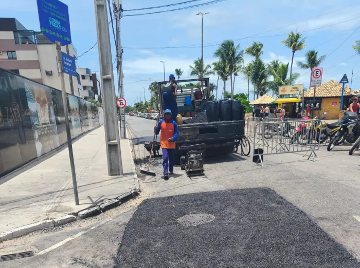Seinfra inicia semana com serviços da Operação Tapa-Buraco em 30 bairros da Capital