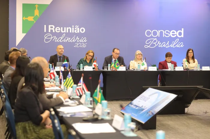 Para Roseane Vasconcelos, a posse da secretária Hélvia Paranaguá fortalece o diálogo entre os estados - Cortesia / Ascom Consed