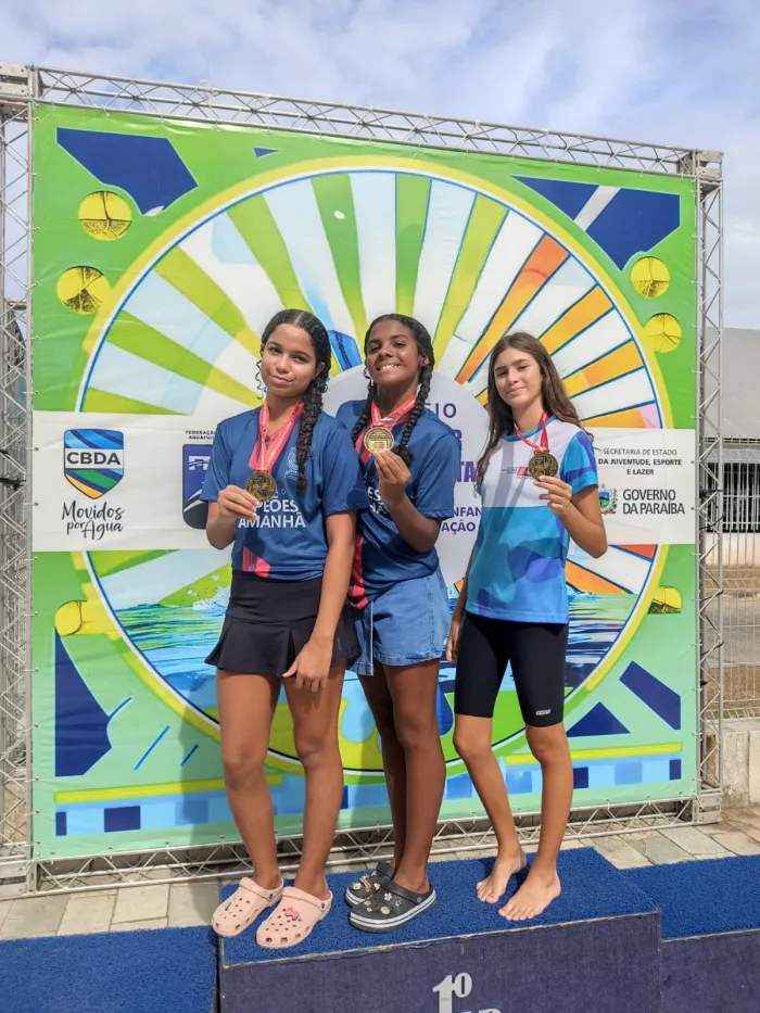 Fundação Campeões do Amanhã conquista 71 medalhas no primeiro torneio de natação do ano
