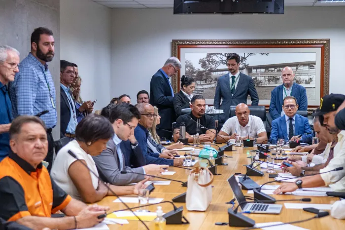 Câmara Legislativa recebe presidente do BRB para reunião com distritais