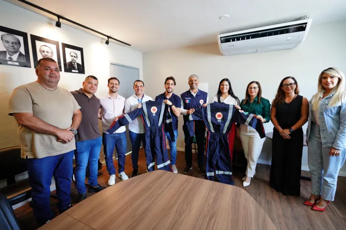 Entrega de EPIs aconteceu na Sala de Situação, na sede da Sesau - Marco Antônio / Ascom Sesau