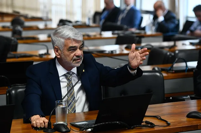 Humberto Costa é o relator do PL 5.760/2023, em pauta na CCJ; caso aprovado, texto que estende a proteção a vítimas de trabalho análogo à escravidão, seguirá para análise da CDH - Foto: Carlos Moura/Agência Senado