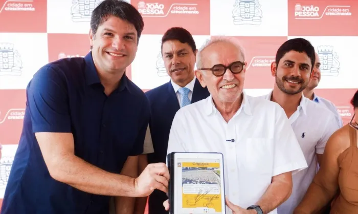 Cícero Lucena autoriza pavimentação em mais 21 ruas do Colinas do Sul e celebra R$ 40 milhões na infraestrutura do bairro