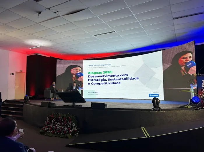 Durante sua fala, a secretária Alice Beltrão ressaltou que o estado vive um novo momento econômico - Ascom Sedics