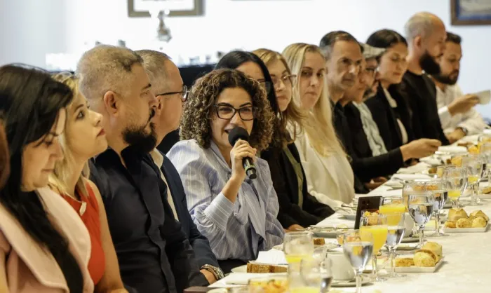 Educadores premiados por melhor desempenho compartilham experiências após imersão na Espanha