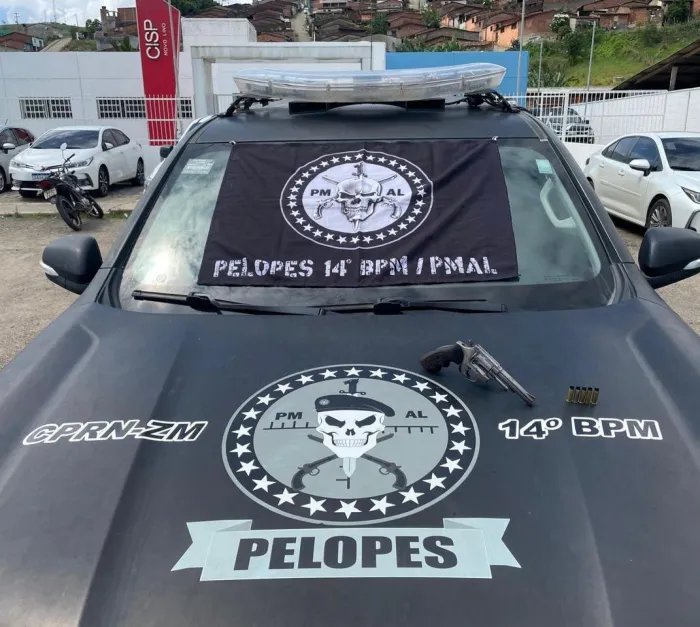 Militares localizaram um revólver calibre .38 com numeração suprimida em Jacuípe - Ascom PMAL