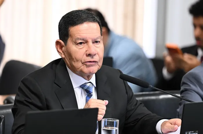 Relator, Hamilton Mourão argumenta que o controle interno público precisa de uma lei com normas gerais - Foto: Edilson Rodrigues/Agência Senado