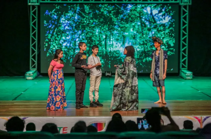 O Fera Segmentos contempla múltiplas linguagens artísticas, incluindo teatro, dança, música, artes visuais, fotografia e audiovisual.