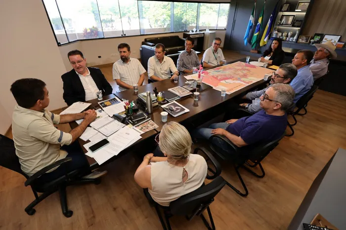 Prefeitura debate desenvolvimento local com representante da Câmara de Comércio Brasil-Ásia