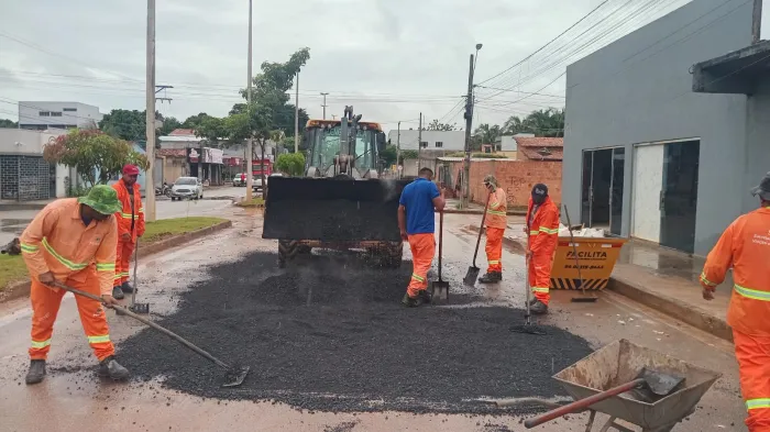 Sevop: Equipes de tapa-buraco atuam em diferentes pontos de Marabá
