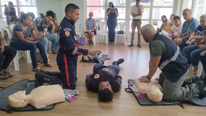 Palestrantes destacaram a importância da Lei Lucas, que torna obrigatória a capacitação em primeiros socorros para professores e funcionários de escolas de educação básica - Arnaldo Santtos / Ascom Samu