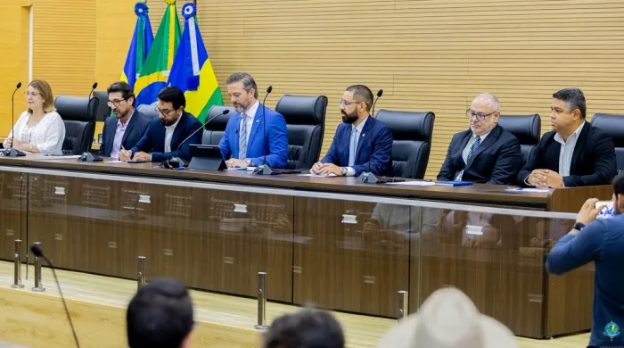  Sessão solene entregou títulos honoríficos, medalhas de mérito cultural e votos de louvor (Foto: Thyago Lorentz | Secom ALE/RO)