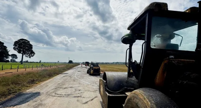  Serviço de tapa-buracos na R0-459 (Foto: Assessoria parlamentar)