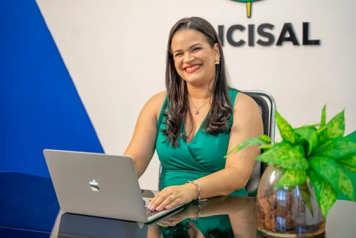 Helcimara tem como foco fortalecer a organização interna do hospital - Ascom HEPR