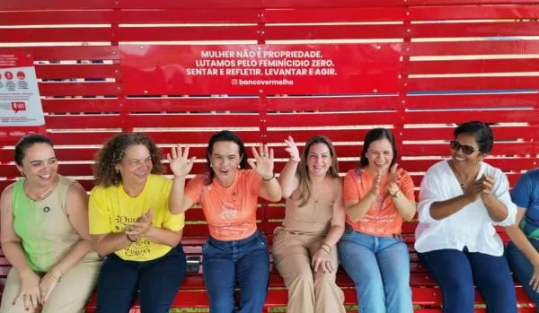 Praça da Luz, no Distrito de Primavera, passa a contar com o Banco Vermelho