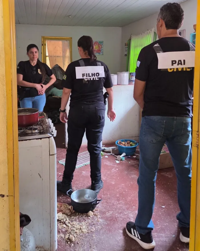 Polícia Civil realiza reprodução simulada de feminicídio em Coxim e identifica provável instrumento do crime