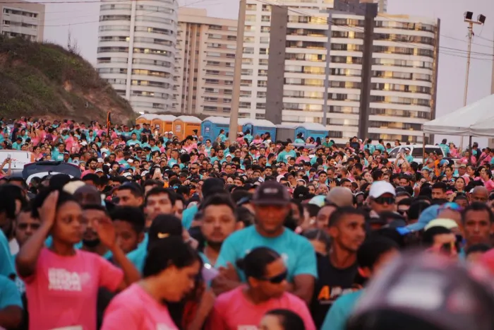 Corrida Rosa Shok Por Elas reúne cerca de 5 mil pessoas na Avenida Litorânea em mobilização pelo Dia da Mulher