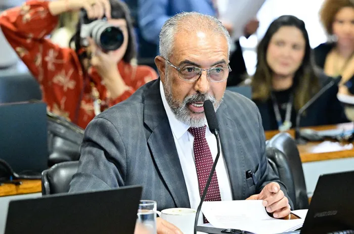 O senador Paulo Paim relatou o projeto - Foto: Geraldo Magela/Agência Senado