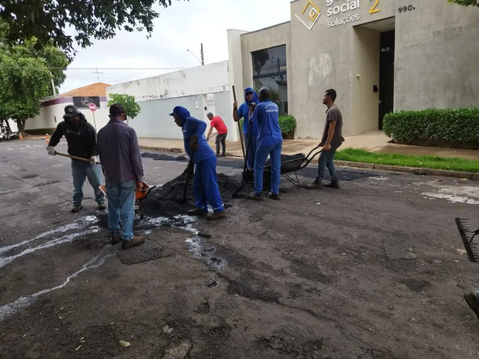 Equipes avançam com manutenção em avenidas e ruas de Araçatuba