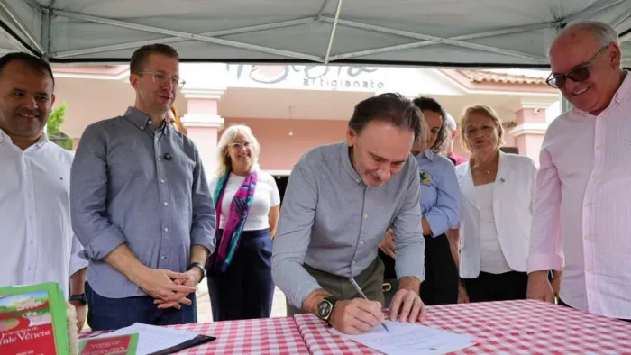 Secretário Juvir Costella assinou início de obras que devem fortalecer desenvolvimento econômico e turístico da região -Foto: Fabrício Santos/Ascom Selt