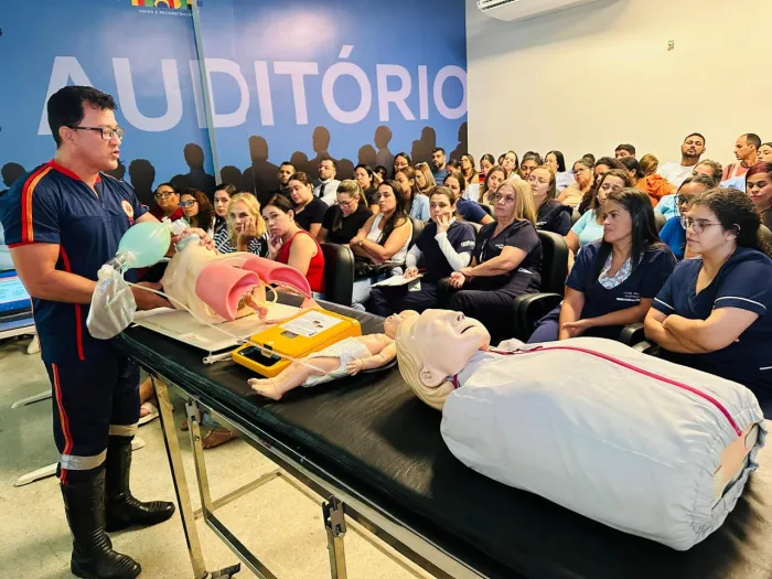 Socorristas do Samu Alagoas conduziram treinamento teórico e prático no Hospital Regional de Palmeira dos Índios - Cláudia Valéria de Oliveira / Ascom HRPI