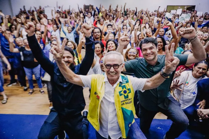 Cícero Lucena anuncia reajuste de 100% na VPI para agentes comunitários de saúde e de combate às endemias