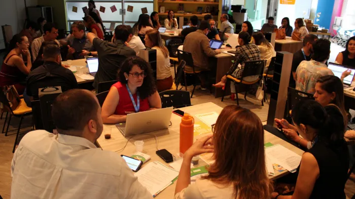 Rodas de conversa buscam ampliar a escuta sobre como diferentes comunidades vivenciam o ambiente digital - Adônis Matos