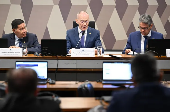 Presidente da CPI, Fabiano Contarato defende a prerrogativa da comissão de convocar testemunhas e investigados - Foto: Edilson Rodrigues/Agência Senado