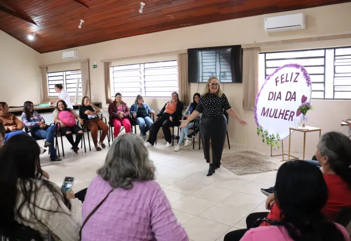 Grupo Florescer promove encontro em comemoração ao Dia da Mulher e debate temas sobre desenvolvimento e afetividade