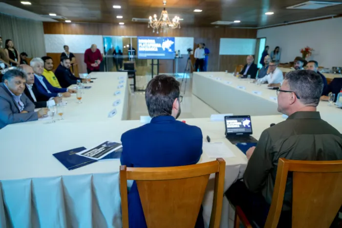 Reunião debateu prioridades para infraestrutura logística, melhorias na dinâmica de fronteira e estratégias para tornar mais ágil o fluxo de mercadorias