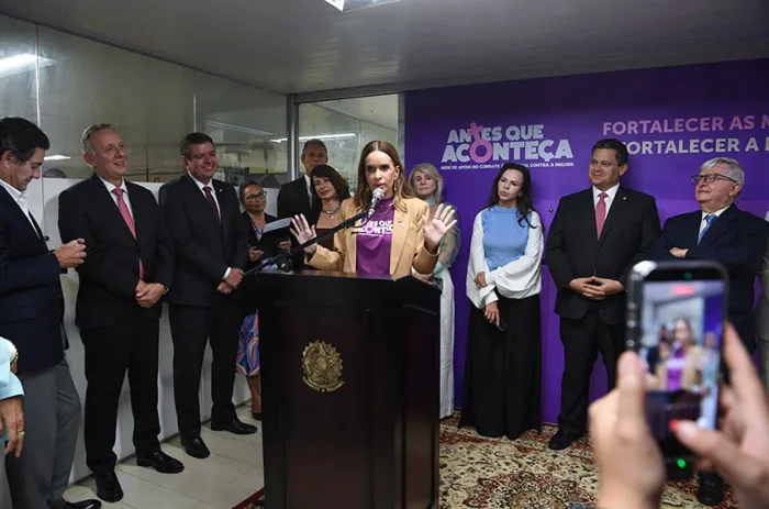 Senado inaugura primeira Sala Lilás instalada em um parlamento