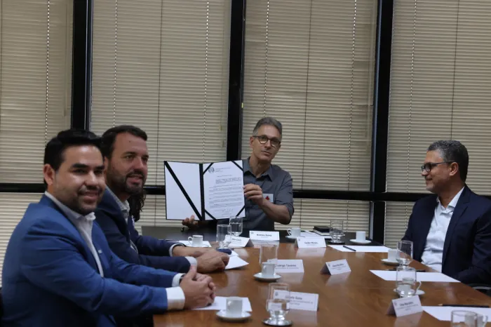 Governo de Minas anuncia investimento de R$ 765 milhões da farmacêutica Hypofarma no Norte do estado