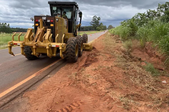 DER/PR começa conservação entre Santa Cruz de Monte Castelo e Querência do Norte