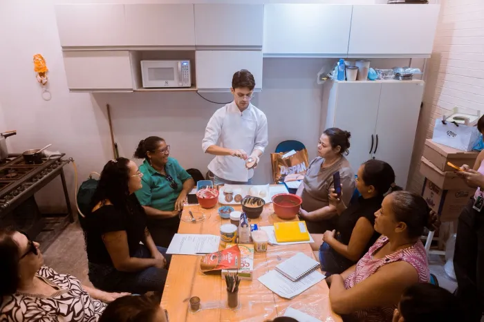 Profissionaliza Mais Caruaru conclui curso de produção de ovos de Páscoa