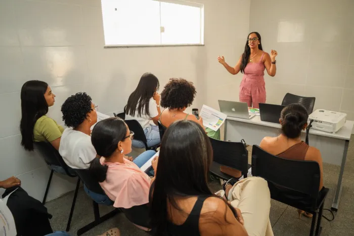 Candeias: SESAU inicia capacitação de enfermeiras para ofertar novo método contraceptivo no município