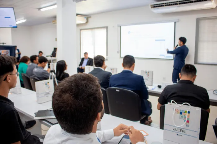 Encontro reuniu contadores, advogados e representantes de entidades ligadas às cooperativas - Fotos: Mayara Tolezi