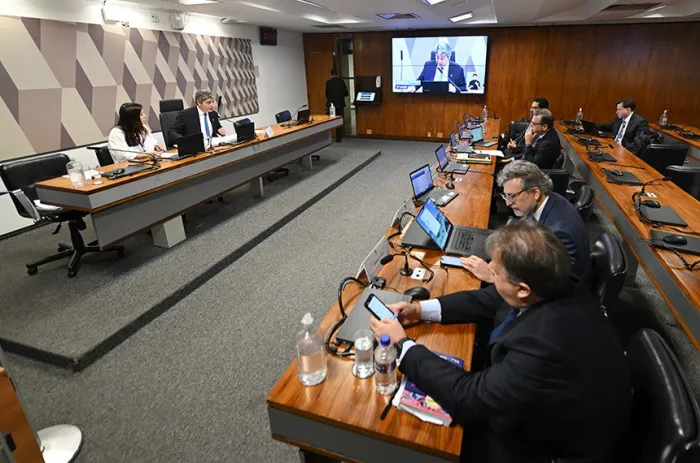 Debate no Senado abordou a obrigação dos advogados de indenizar clientes por danos causados por falhas na sua atuação - Foto: Saulo Cruz/Agência Senado