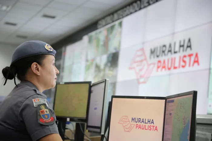 Muralha Paulista: PM rastreia veículo roubado e impede sequestro na zona leste da capital