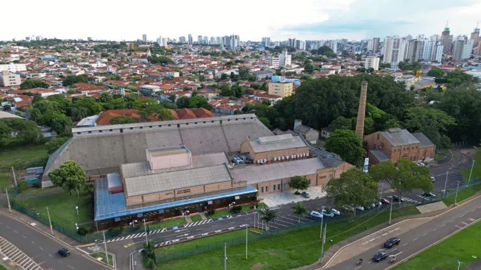 Prefeito anuncia abertura da licitação para reforma do Graneleiro