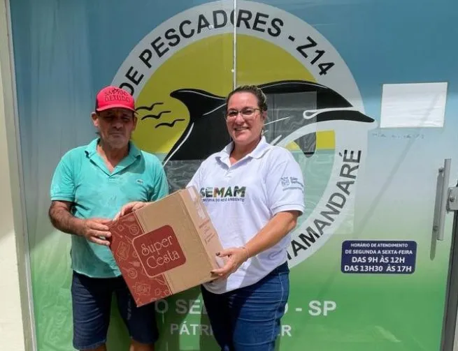 Prefeitura de São Sebastião apoia pescadores artesanais com cestas básicas durante defeso