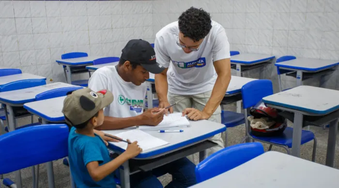 Programa Alfabetiza Sergipe inicia matrículas para o ano letivo de 2026 e alcança 42 municípios sergipanos