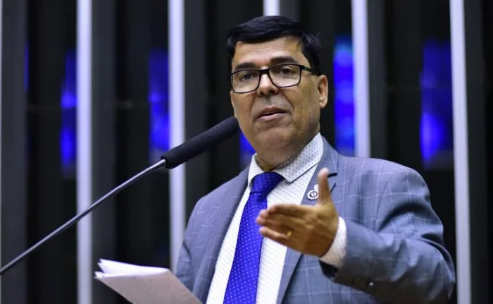 Morre, aos 58 anos, o ex-deputado federal Professor Paulo Fernando
