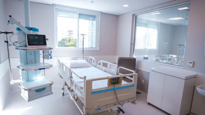 A Unidade de Terapia Intensiva (UTI) do Hospital Santa Clara, de Porto Alegre, é exemplo de qualificação -Foto: Arthur Vargas/Ascom SES