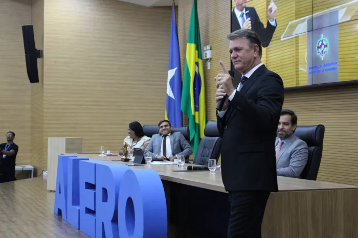 Deputado Luizinho Goebel apresenta prestação de contas do mandato com investimentos em Vilhena