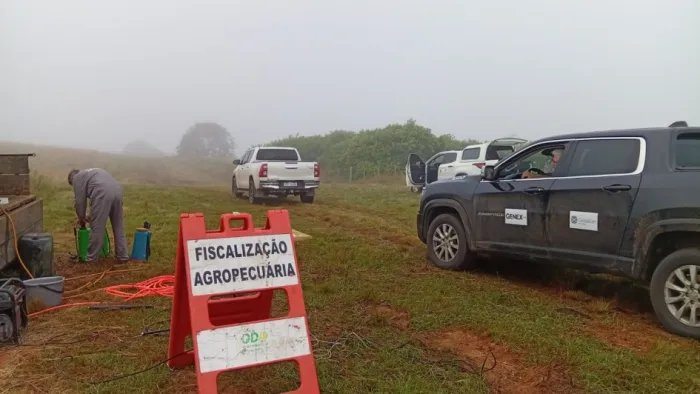 Vigilância Sanitária Animal do governo do Estado faz desinfecção de propriedades por conta de evento internacional de pecuária