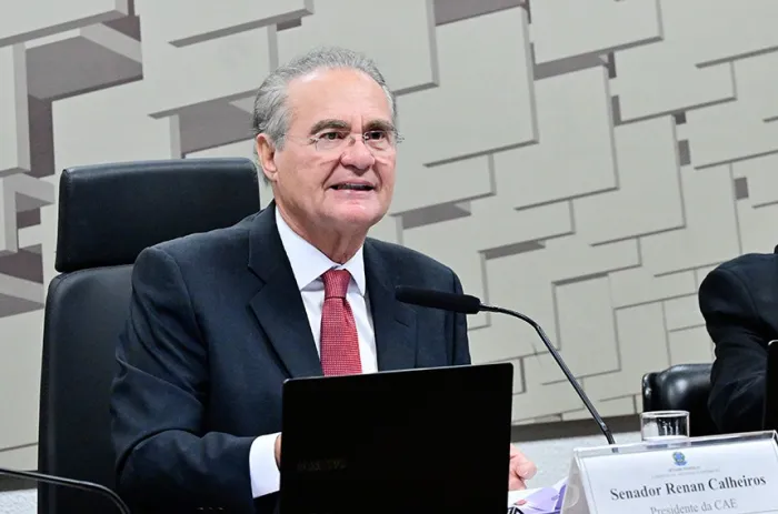 Presidente da CAE, o senador Renan Calheiros relatou o projeto - Foto: Geraldo Magela/Agência Senado