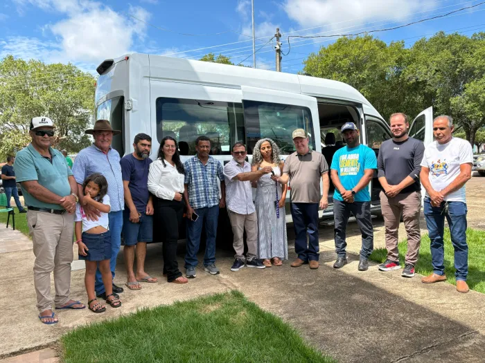  Veículo tem capacidade para transportar 18 pessoas (Foto: Assessoria parlamentar)
