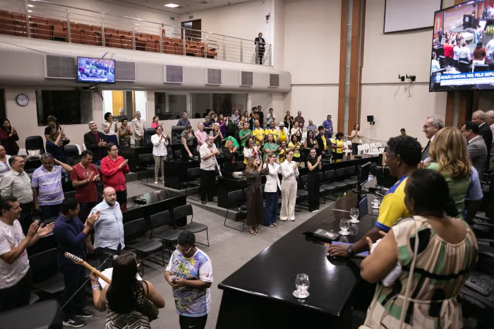 Em sessão solene da Campanha da Fraternidade, deputado Lúdio Cabral defende moradia digna e homenageia arcebispo Dom Mário